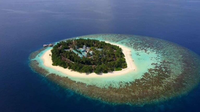 Visit Maldives: Helpful Travel Guide